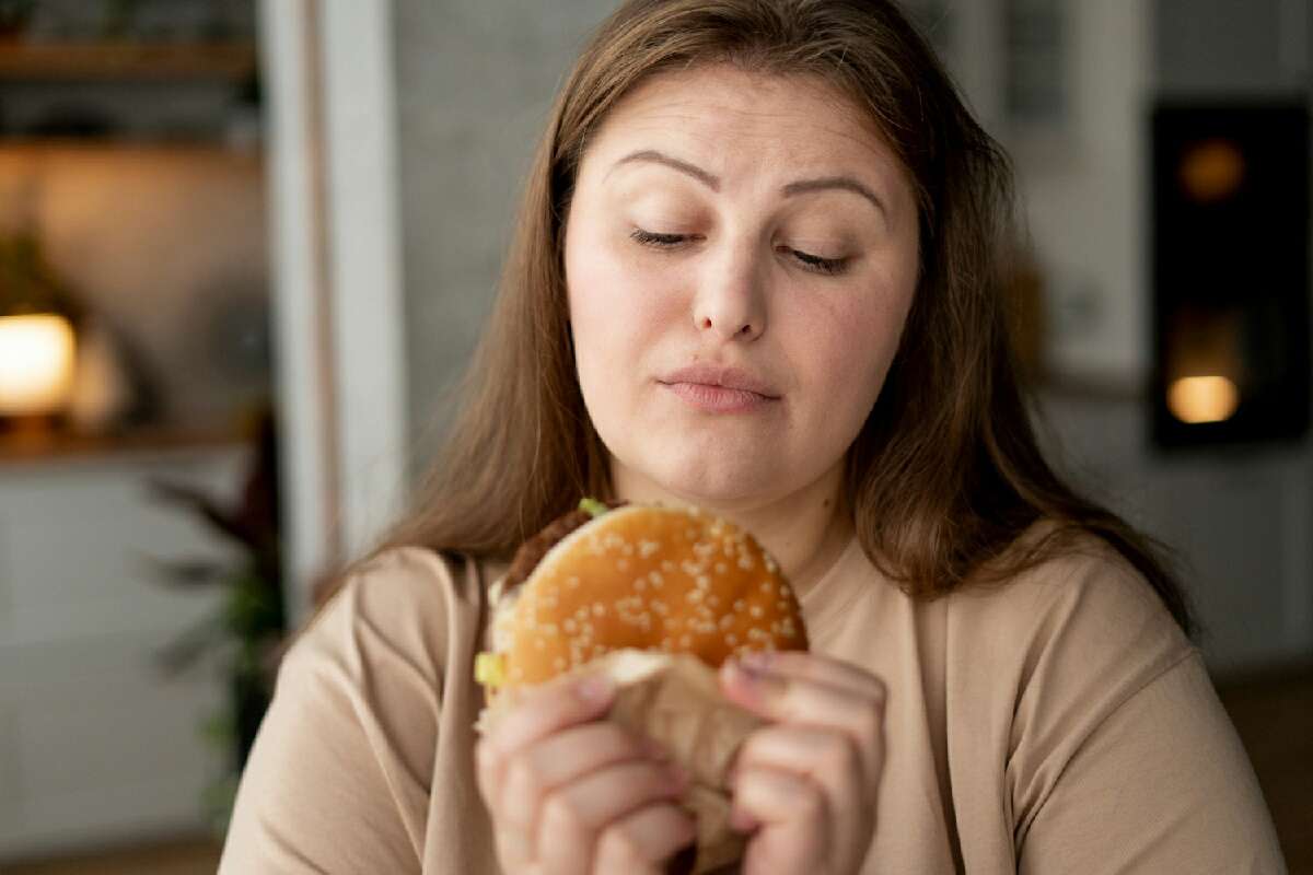 Comer Emocional é diferente de Compulsão Alimentar Foto: Freepik