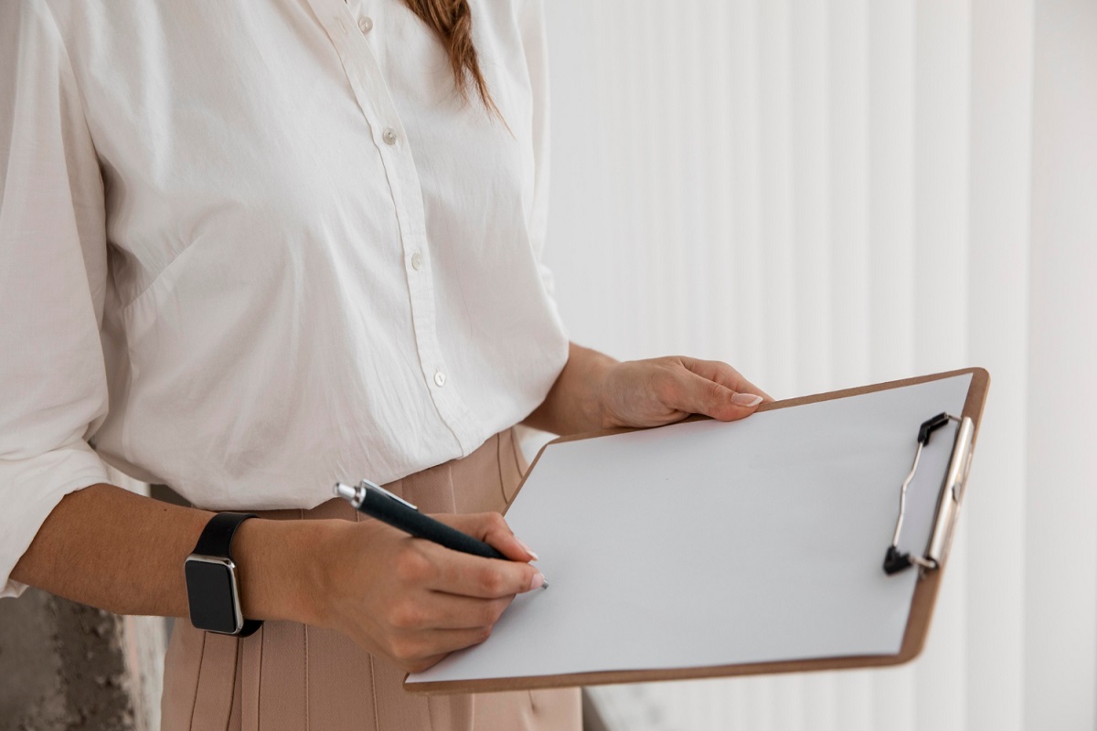 Especialista em TOC – Como escolher um profissional realmente qualificado para tratar o Transtorno Obsessivo-Compulsivo Foto: Magnific