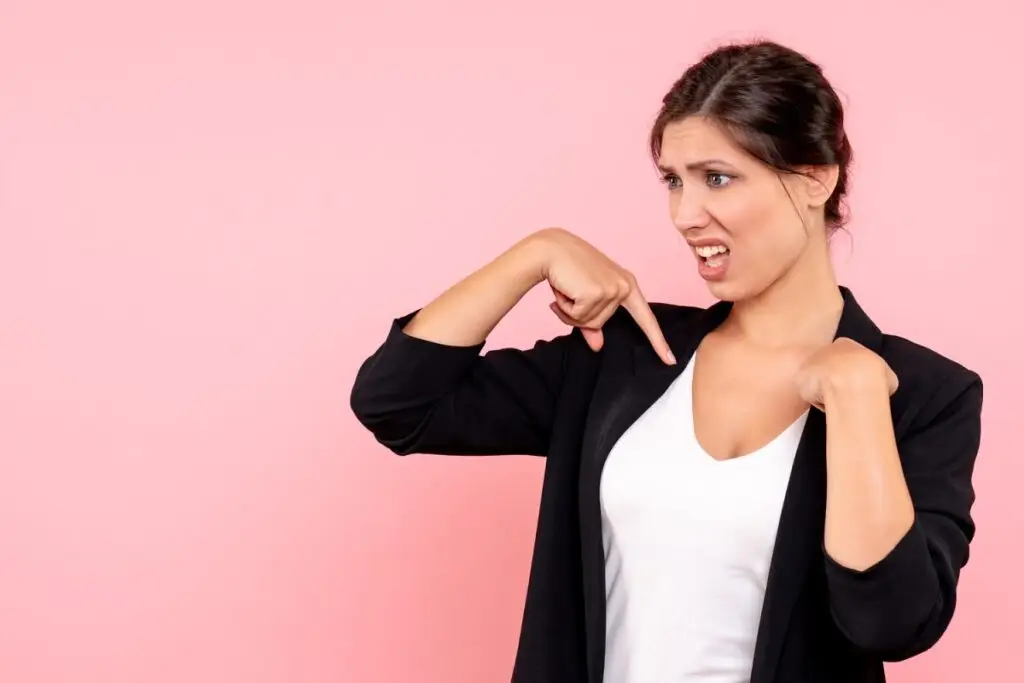 Pensamentos Violentos - Sintomas, características e tratamento - Psicóloga Fabíola Luciano