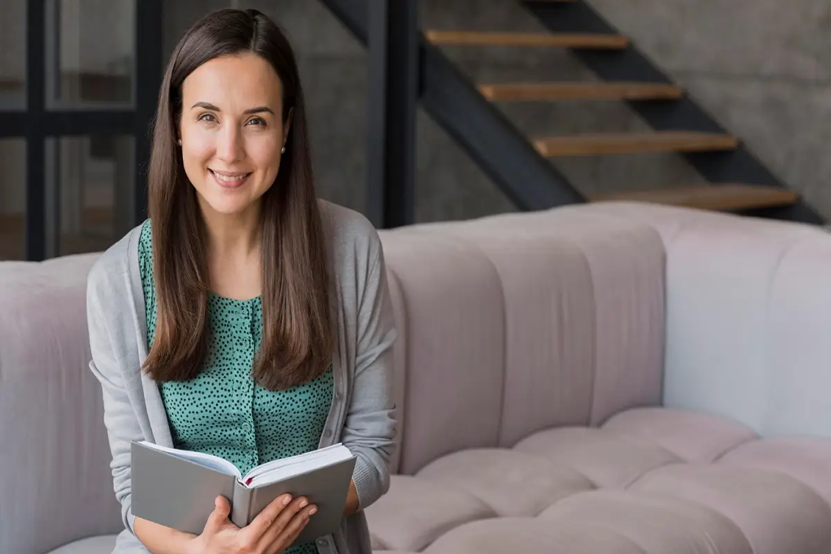tratamento toc medo de enlouquecer - Psicóloga Fabíola Luciano - Especialista USP TOC Medo de Enlouquecer - O que é, Sintomas, causas e tratamento